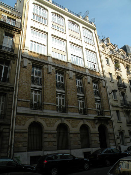  immeuble en brique, 10, rue de Madrid